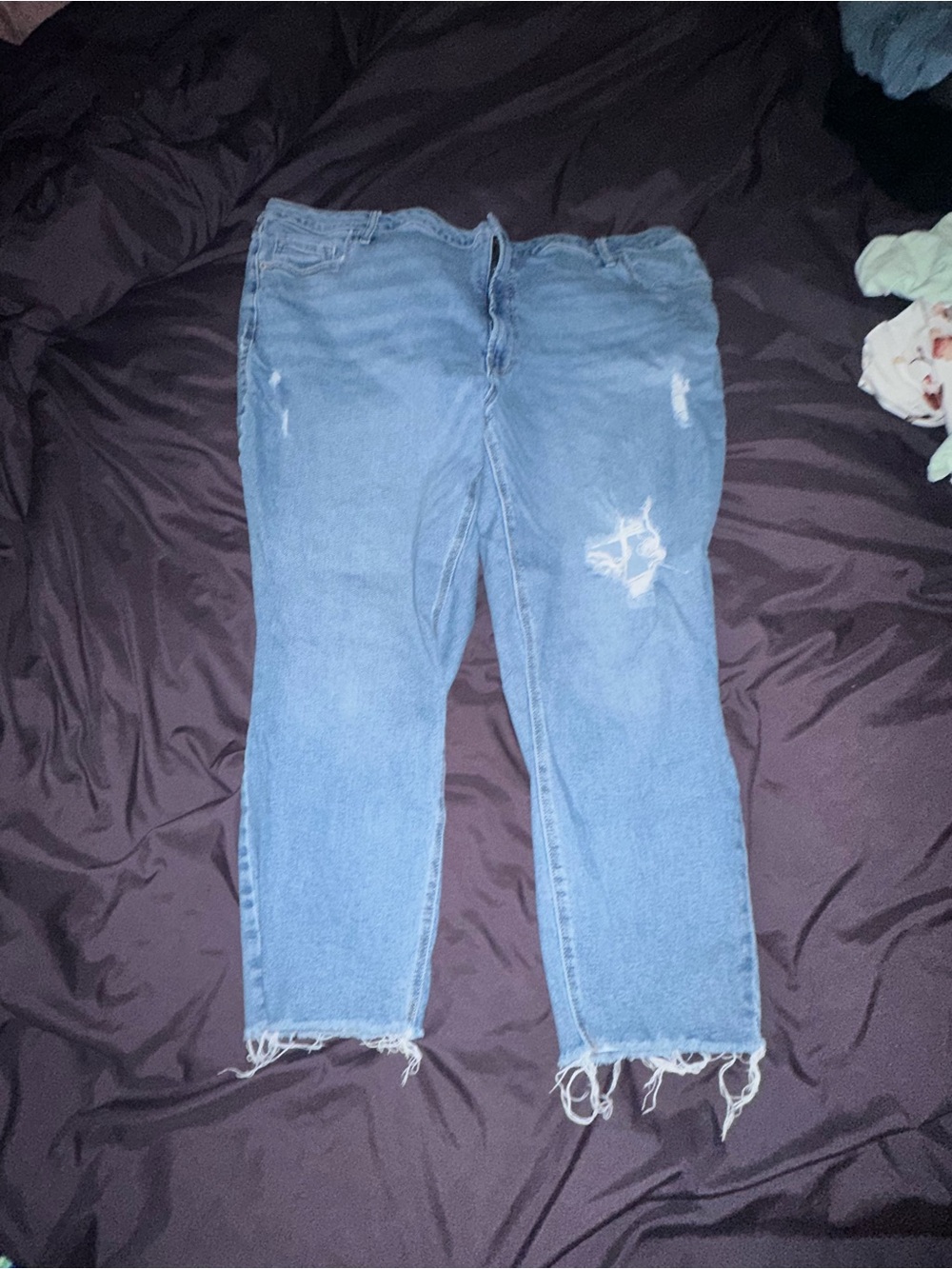 Old Navy Light Blue Distressed Cropped Jeans